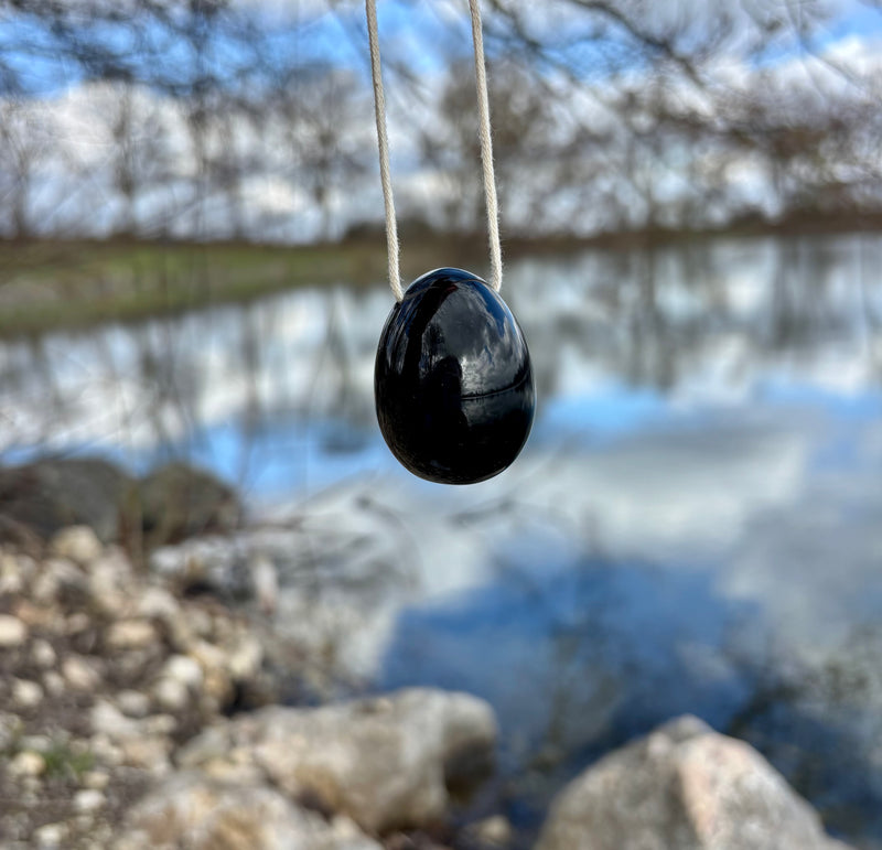 Yoni-Ei aus Obsidian „Der Nährende“